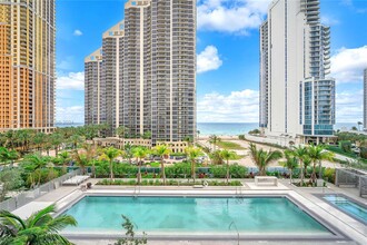 17550 Collins Ave, Unit 603 in Sunny Isles Beach, FL - Building Photo - Building Photo