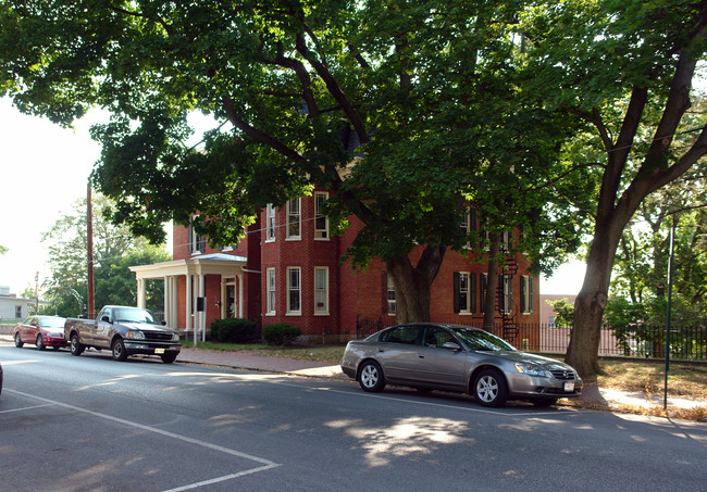 102 S Prospect St in Hagerstown, MD - Building Photo - Building Photo