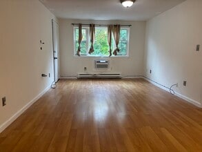 14b Mayberry Dr in Westborough, MA - Building Photo - Building Photo