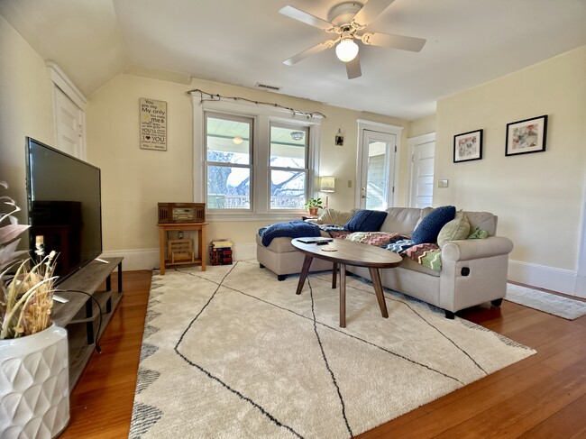 362 Arborway, Unit 2 in Boston, MA - Building Photo - Building Photo