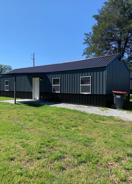 843 N 4th St in Jay, OK - Building Photo