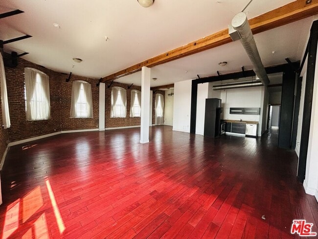 property at 652 Mateo St