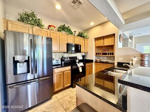 755 W Vistoso Highlands Dr, Unit 226 in Oro Valley, AZ - Building Photo - Building Photo