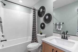 1984 Hydrangea Pl in Las Vegas, NV - Building Photo - Building Photo