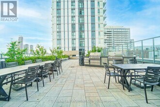 10-910 Honeycrisp Cres in Vaughan, ON - Building Photo - Building Photo
