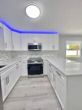 4030 25th St N, Unit # 4 in St. Petersburg, FL - Building Photo - Building Photo