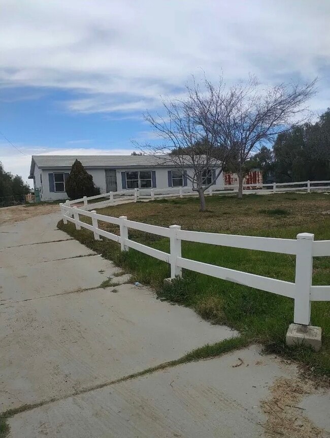 21912 Cajalco Rd in Perris, CA - Building Photo - Building Photo