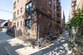 35-54 95th St in Jackson Heights, NY - Building Photo - Building Photo