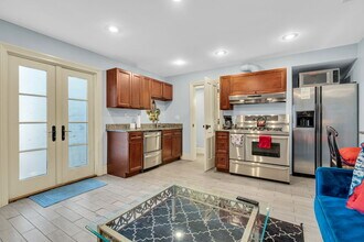 1839 Esplanade Ave in New Orleans, LA - Foto de edificio - Building Photo