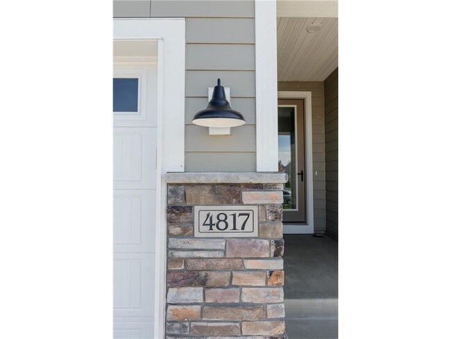 4817 127th Cir NE in Blaine, MN - Building Photo - Building Photo