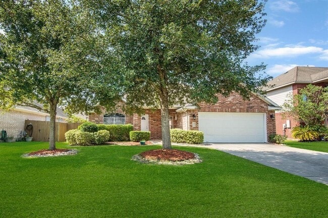property at 405 Magnolia Estates Dr