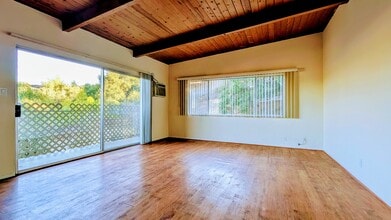 Mountain Shadow Apartments in Newbury Park, CA - Building Photo - Building Photo