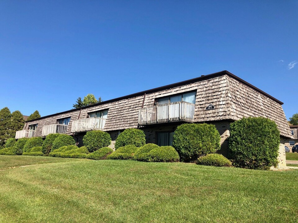 1885 Cunning Dr in Mansfield, OH - Building Photo