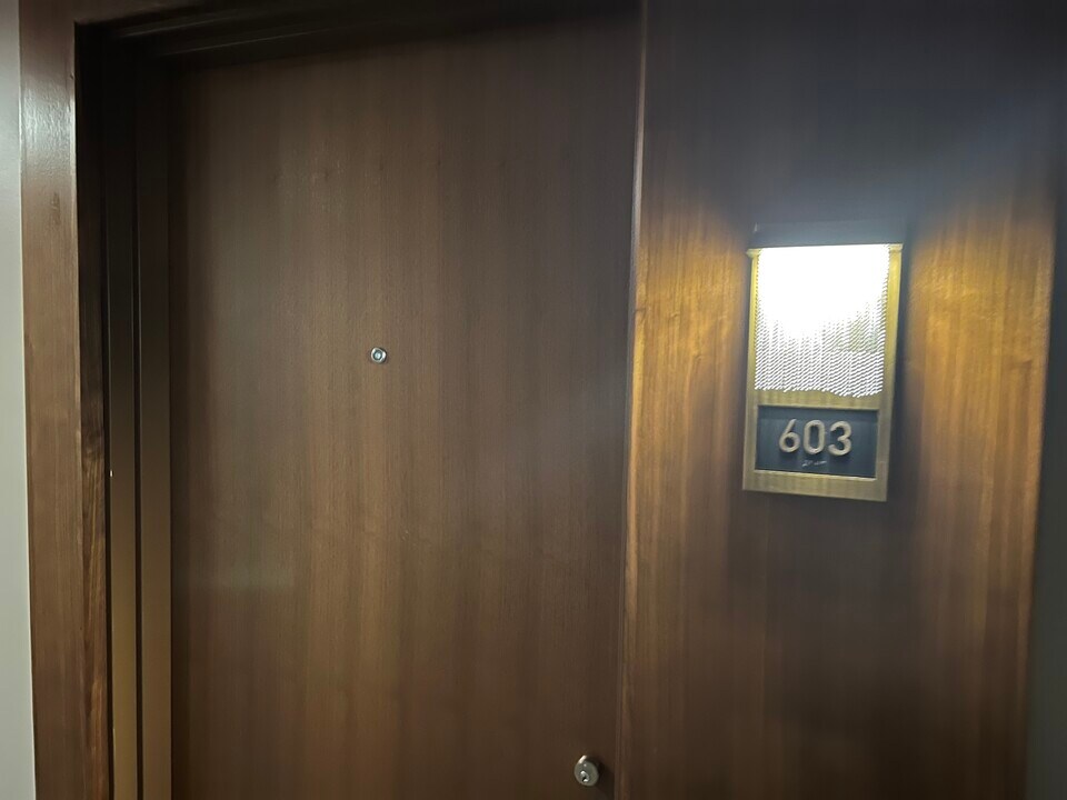 4960 Fairmont Ave, Unit 603 in Bethesda, MD - Building Photo