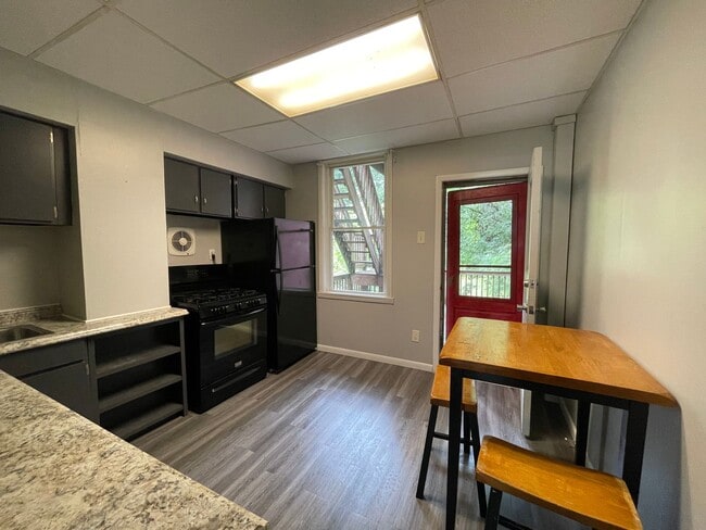 642 Forest Ave in Pittsburgh, PA - Building Photo - Building Photo