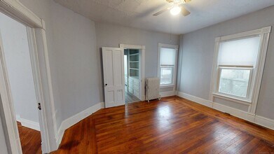 21 Garfield Ave, Unit Apt 324 in New London, CT - Building Photo - Building Photo