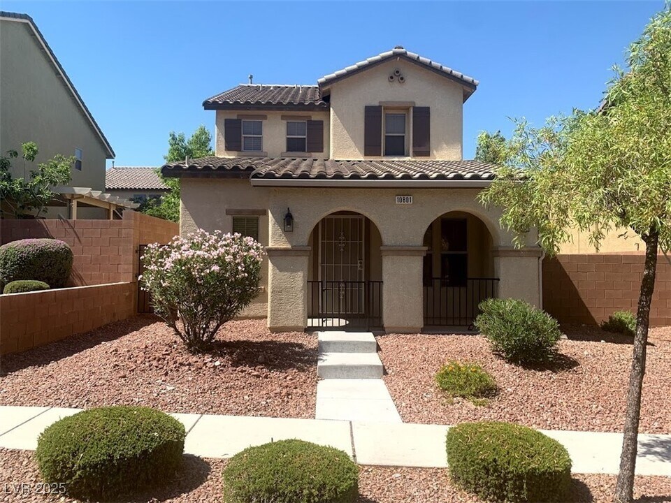 10801 Cape Shore Ave in Las Vegas, NV - Building Photo