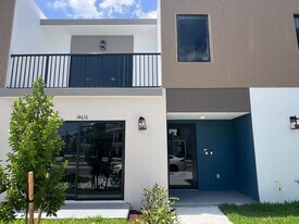 14616 SW 261st Terrace in Princeton, FL - Building Photo