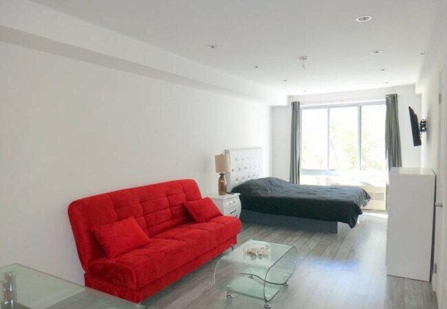 521 W 48th St in New York, NY - Building Photo - Building Photo