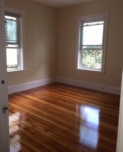 65 Hillside St, Unit 3 in Boston, MA - Foto de edificio - Building Photo
