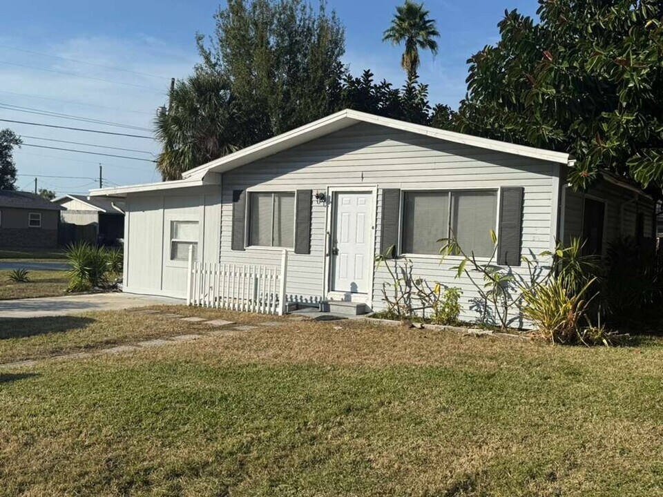 6191 56th Ave N in St. Petersburg, FL - Building Photo