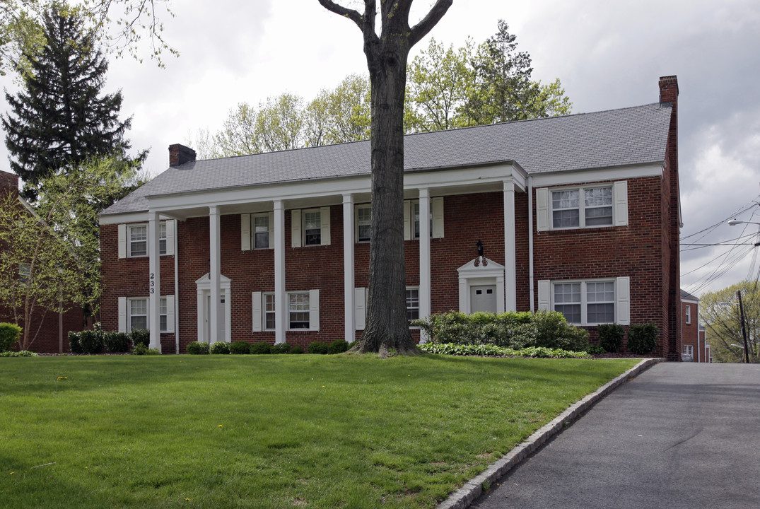 Georgian Gardens in East Orange, NJ - Building Photo