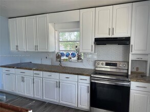 174 Corrine Pl in Key Largo, FL - Building Photo - Building Photo
