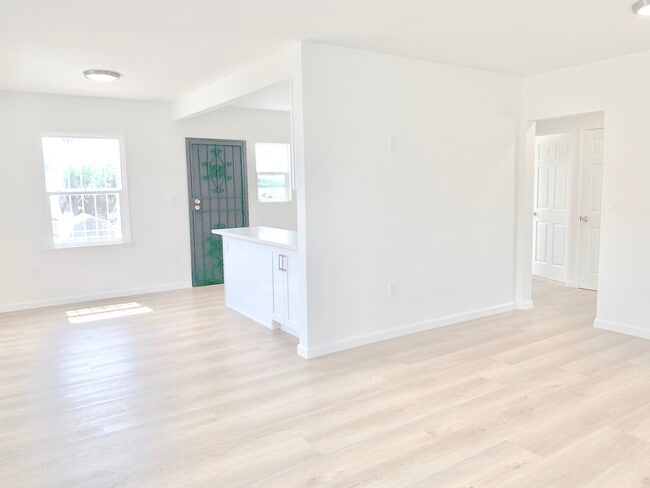 2022 W 35th St, Unit 2022 1.5