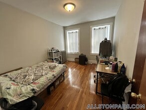 1185 Commonwealth Ave, Unit 16 in Boston, MA - Building Photo - Building Photo