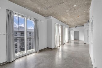 455 NE 25th St, Unit 809 in Miami, FL - Building Photo - Building Photo