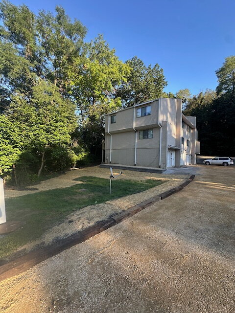 property at 3213 Schuetzen Ln