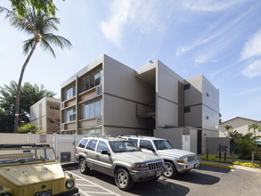 Lahaina Town Luxury Apartments in Lahaina, HI - Building Photo - Building Photo