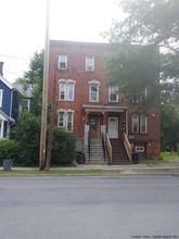 76 N Clinton St in Poughkeepsie, NY - Building Photo - Building Photo