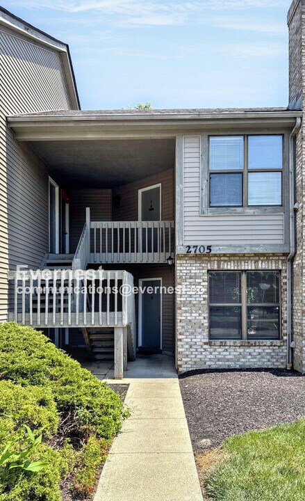 2705 Greystone Dr in Columbus, OH - Foto de edificio