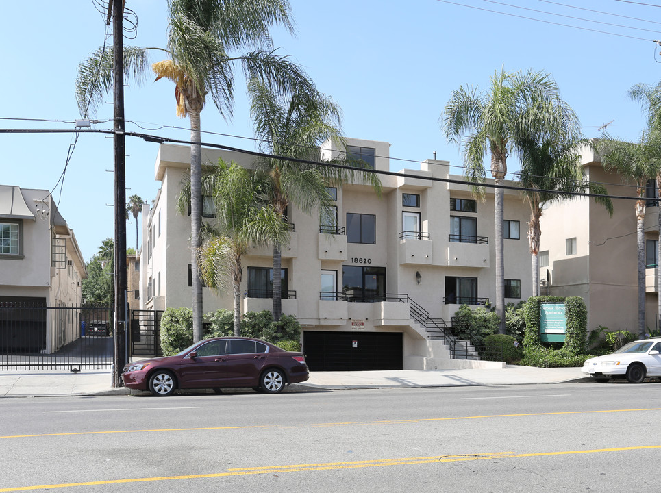 Burbank Terrace Apartments in Tarzana, CA - Foto de edificio