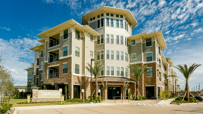 Beacon at Buffalo Pointe in Houston, TX - Building Photo - Building Photo