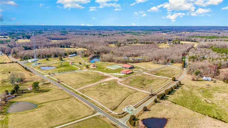 189 Flint Ridge Rd in Siler City, NC - Building Photo