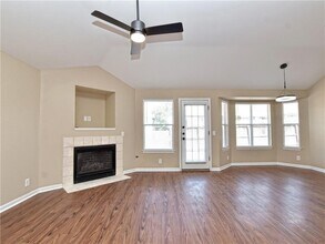 7220 Black Panda Trail in Austin, TX - Building Photo - Building Photo