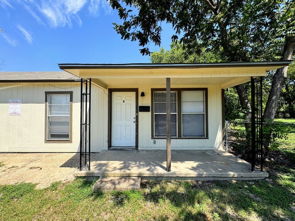 1810 N Gray St in Killeen, TX - Building Photo