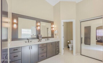 7646 E Rose Garden Ln in Scottsdale, AZ - Building Photo - Building Photo