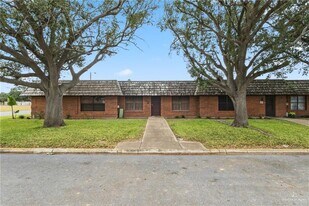 13 Forest Hills in Weslaco, TX - Building Photo