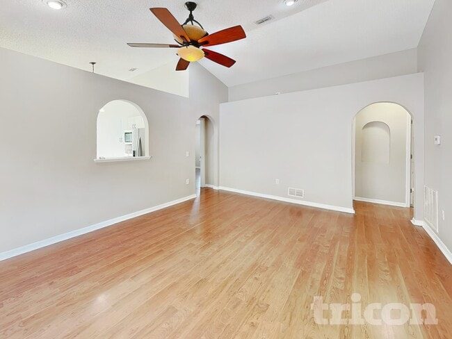 30602 Birdhouse Dr in Wesley Chapel, FL - Building Photo - Building Photo