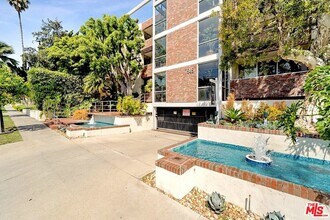 7949 Selma Ave in Los Angeles, CA - Building Photo - Building Photo