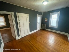 949 N Irving Ave in Scranton, PA - Building Photo - Building Photo