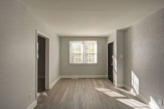 6114 Macbeth Dr, Unit 1st Floor in Baltimore, MD - Building Photo - Building Photo