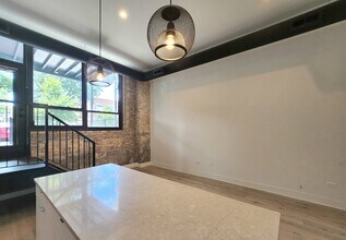 3228 W Palmer St in Chicago, IL - Building Photo - Building Photo