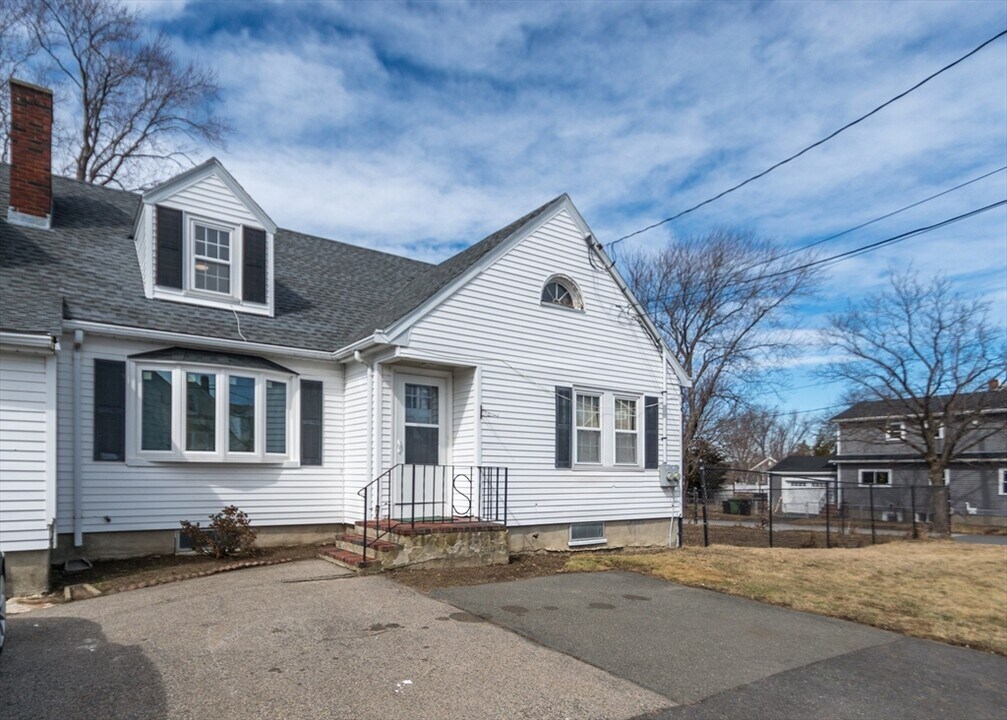53 Piermont St-Unit -53 in Watertown, MA - Building Photo