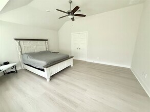 10325 S Goshawk Trl in Conroe, TX - Building Photo - Building Photo