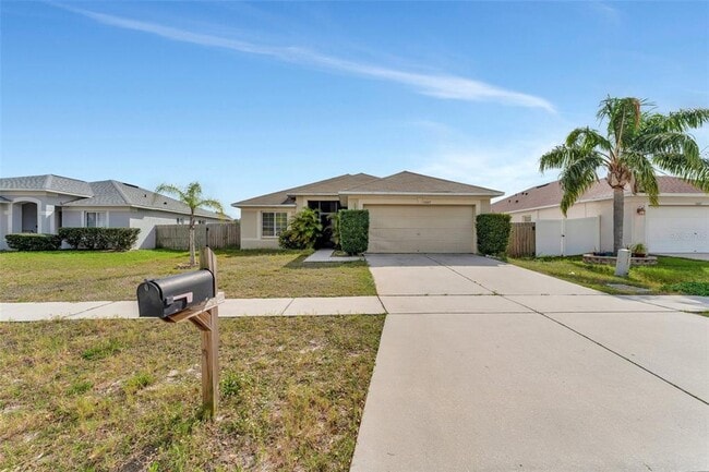 11007 Whitecap Dr in Riverview, FL - Foto de edificio - Building Photo