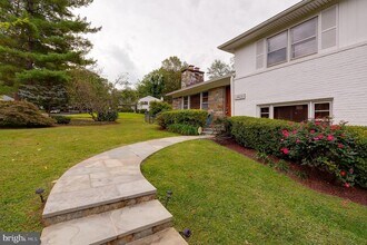 9420 Holland Ave in Bethesda, MD - Building Photo - Building Photo